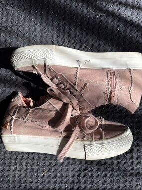 Blowfish Distressed Blush Canvas Platform Sneakers